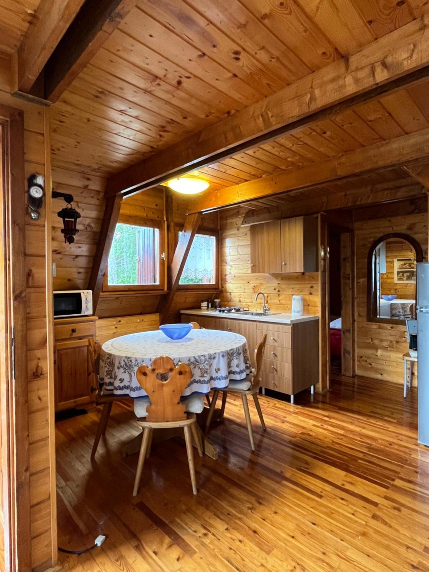 Chalet Natura La Taverna Dei 3 Porcellini Cavaliere  Exterior foto